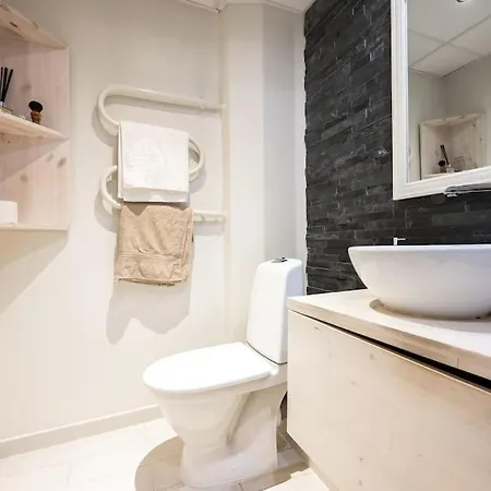 Convenient Close To Airport And Old Town Apartment