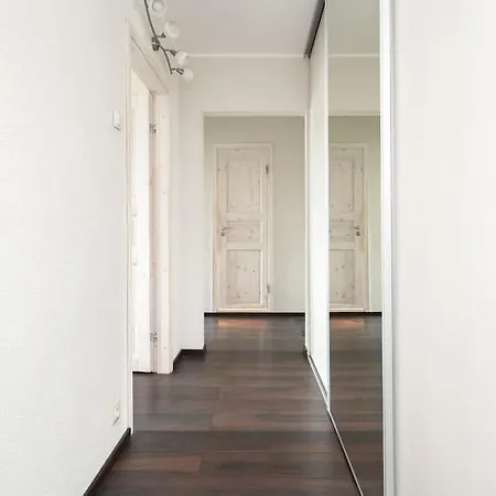 Convenient Close To Airport And Old Town Lägenhet *