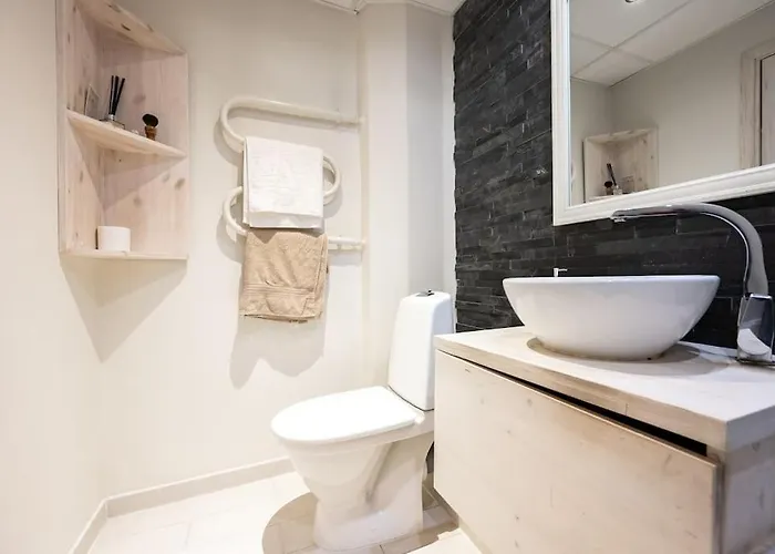 Convenient Close To Airport And Old Town Appartamento