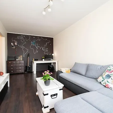 Convenient Close To Airport And Old Town