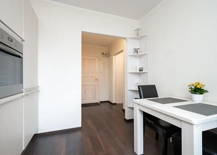 Apartment Convenient Close To Airport And Old Town