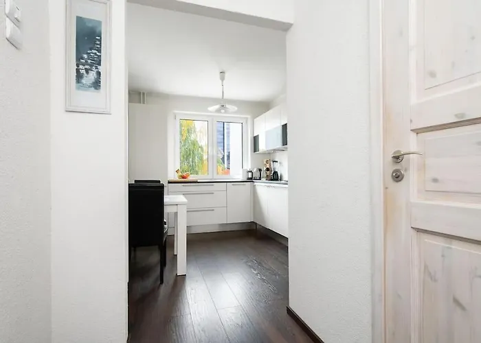 Convenient Close To Airport And Old Town Apartment